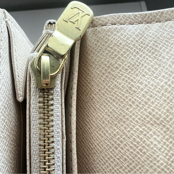 Louis Vuitton Damier Azur Sarah Envelope Style Large Wallet / Clutch - Picture 8 of 10